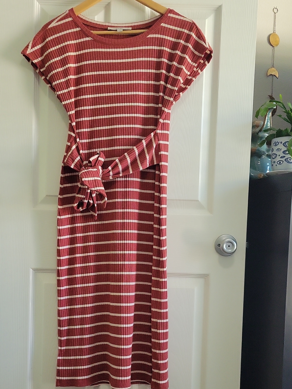 LOFT Ribbed Striped Midi Dress M Like New Brick and Cream Cap Sleeve Stretch